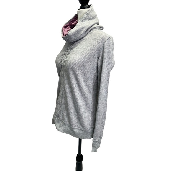 Lululemon In a Cinch Long Sleeve Grey Reversible Pullover Top Size S - Picture 7 of 12